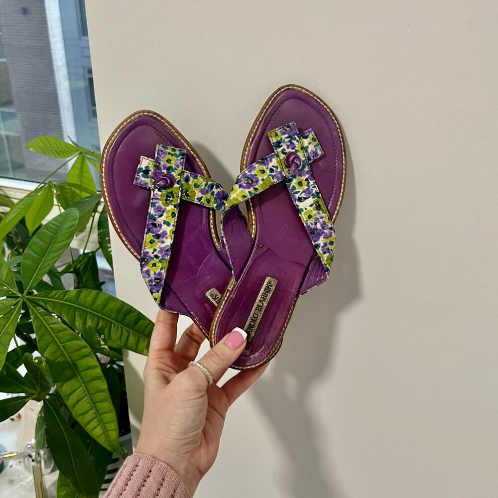 Manolo Blahnik Purple Floral Print Leather Strap Sandals Size 35 - Picture 2 of 8